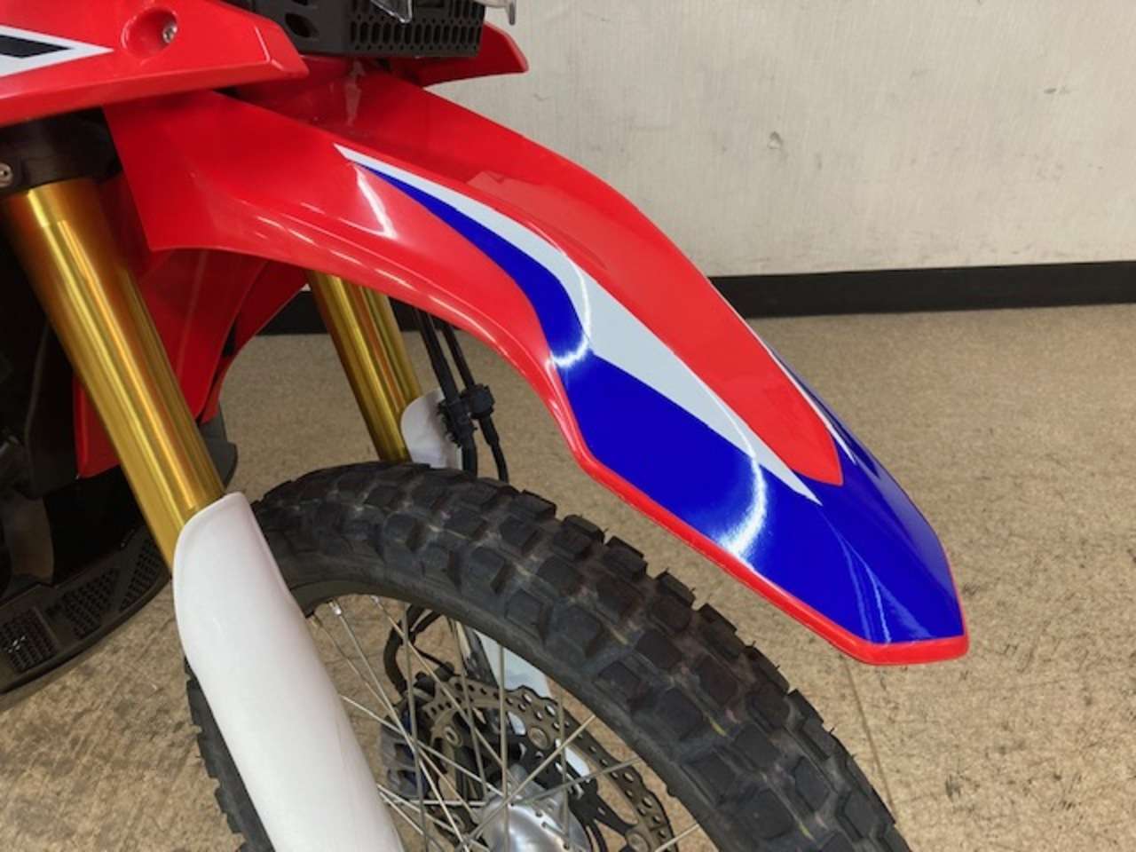 ｃｒｆ２５０ ラリー ｌｄモデル ２０１８年モデル ａｂｓ付き ｆｍｆマフラーカスタム 別体型ｅｔｃ付き ホンダ B 中古バイク情報はbbb