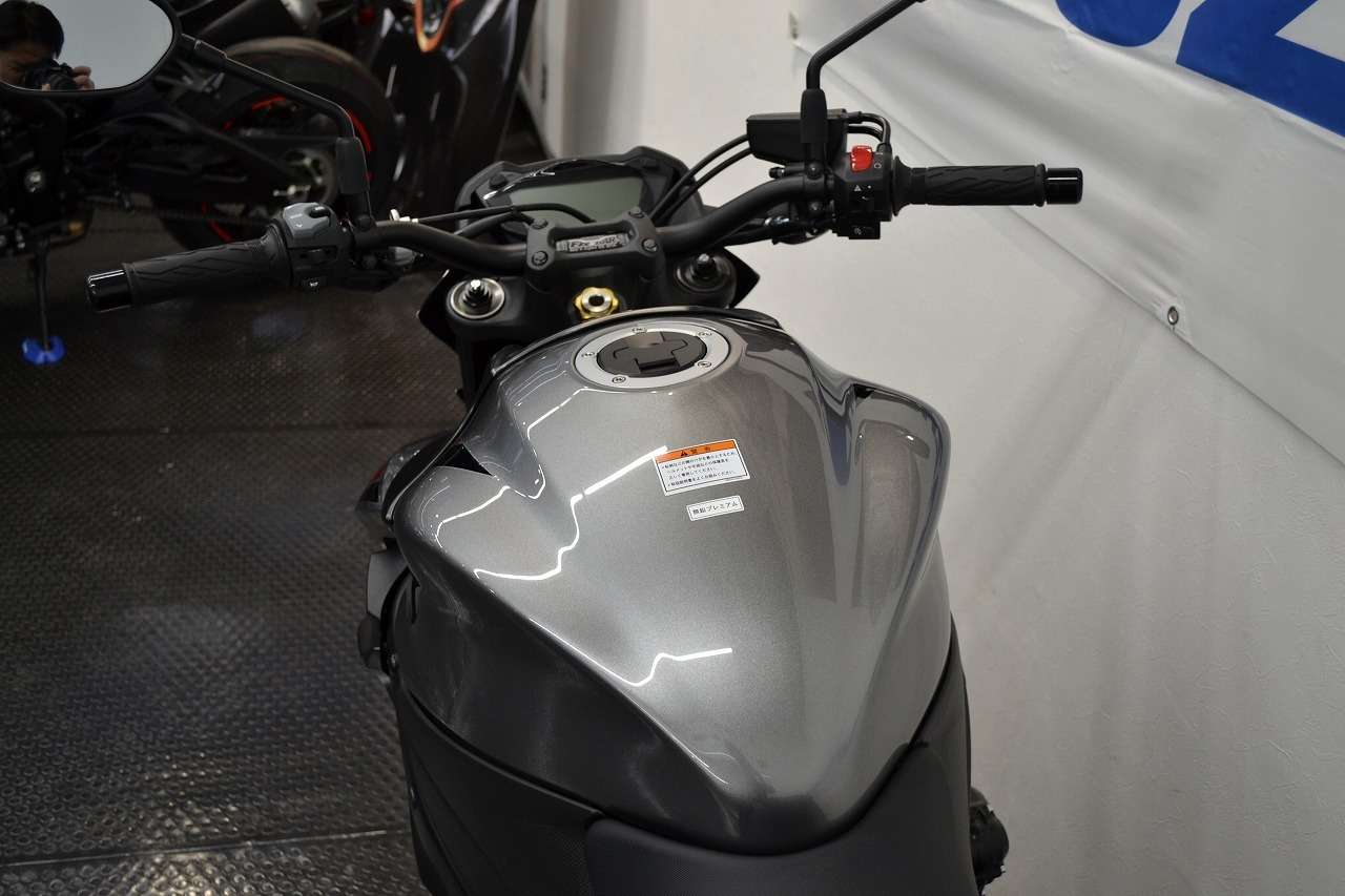 Gsx S1000abs スズキワールド認定中古車 年モデル 専用etcキット付き スズキ B 中古バイク情報はbbb