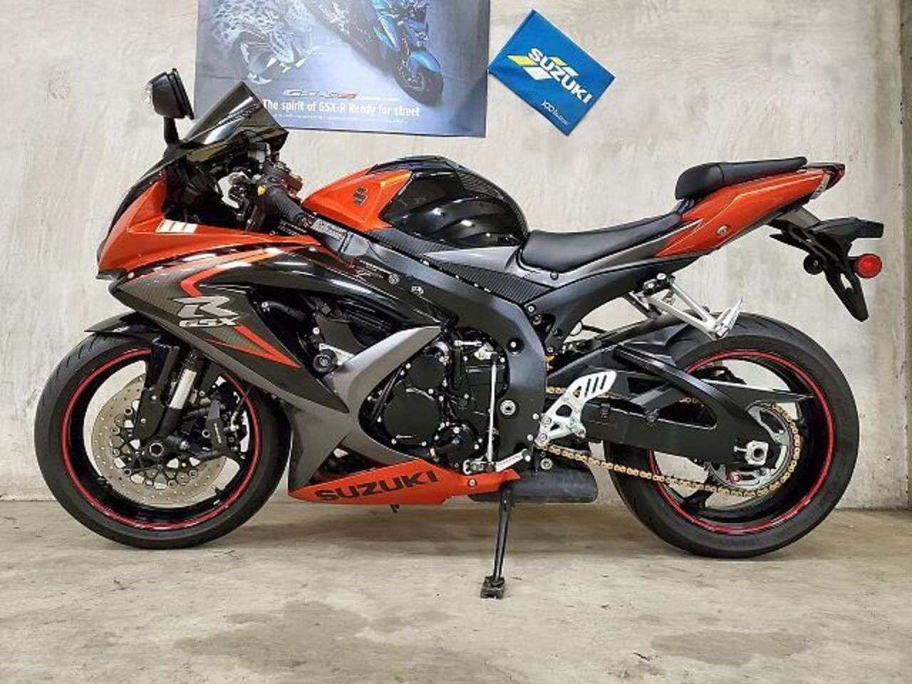 Suzuki gsx r750 k8