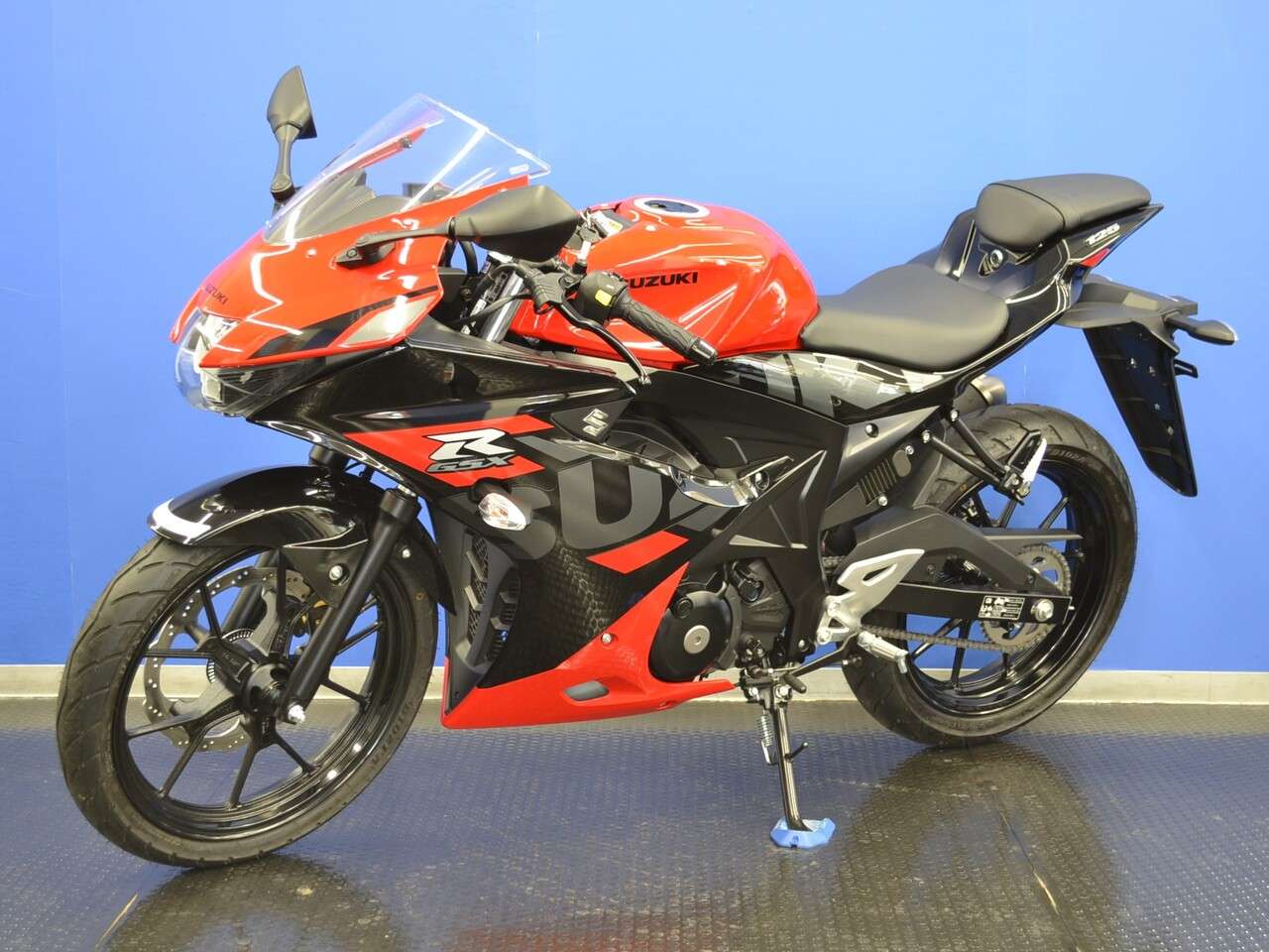 Gsx R125abs スズキワールド認定中古車 レッド スズキ B 中古バイク情報はbbb