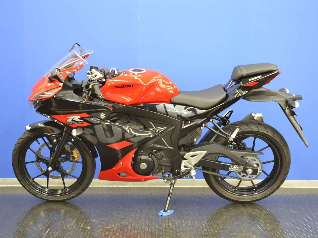 Gsx R125abs スズキワールド認定中古車 ブラック レッド スズキ B 中古バイク情報はbbb