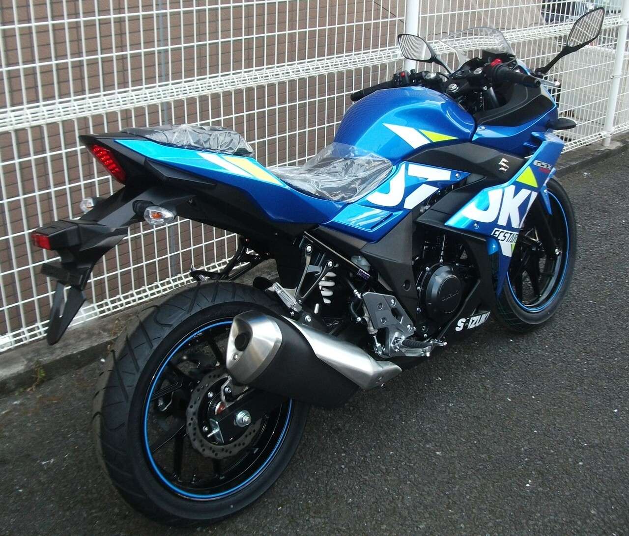 ｇｓｘ２５０ｒ ａｂｓ トリトンブルー 即納車あります 新車 期間限定 らくらく返済２ ９ ローンお取り扱い中 スズキ B 中古バイク情報はbbb