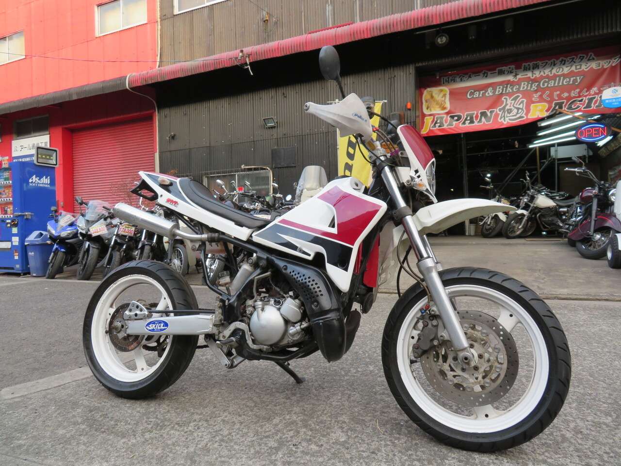 ヤマハ ｄｔ２００ｗｒ ターミネーター仕様 フルカスタム ヤマハ B 中古バイク情報はbbb