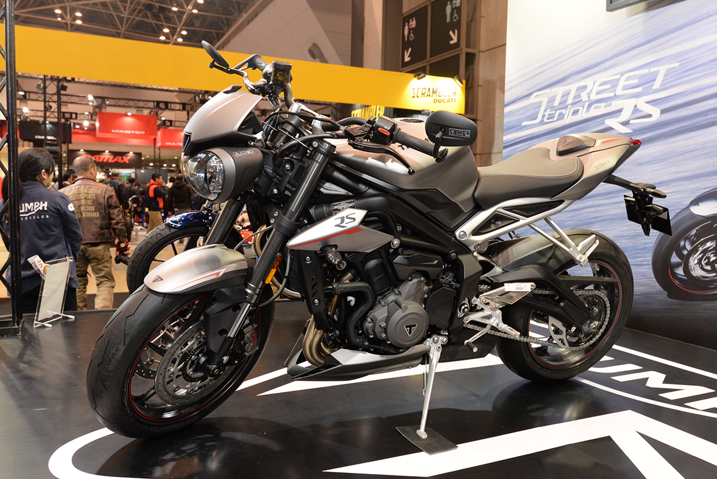 STREET TRIPLE RS_01